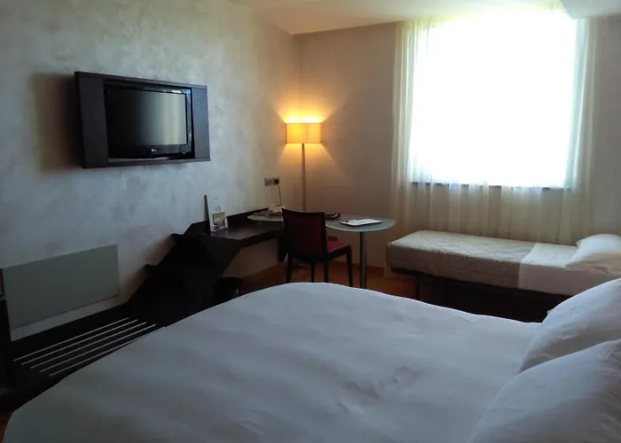 Hotell Breaking Business Mosciano SantʼAngelo