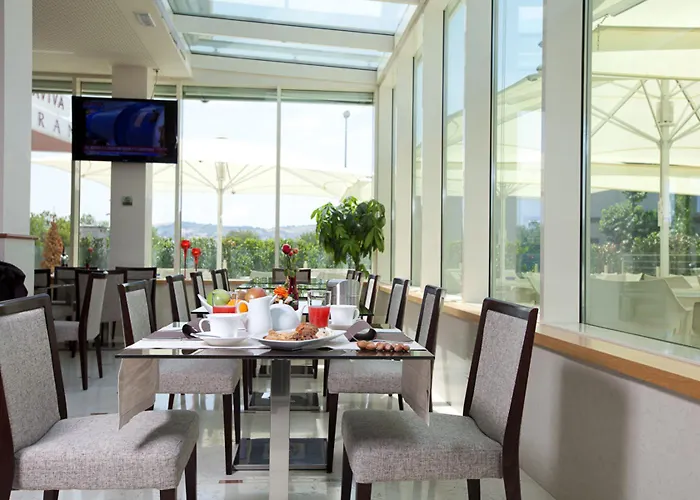 Hotell Breaking Business 4*