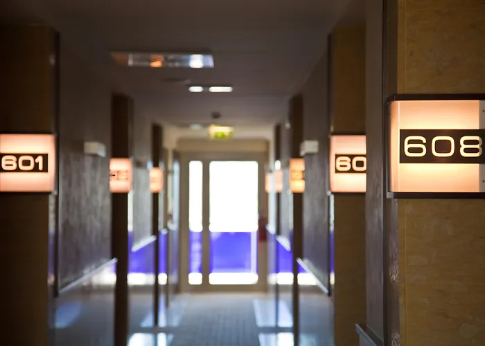 Hotell Breaking Business