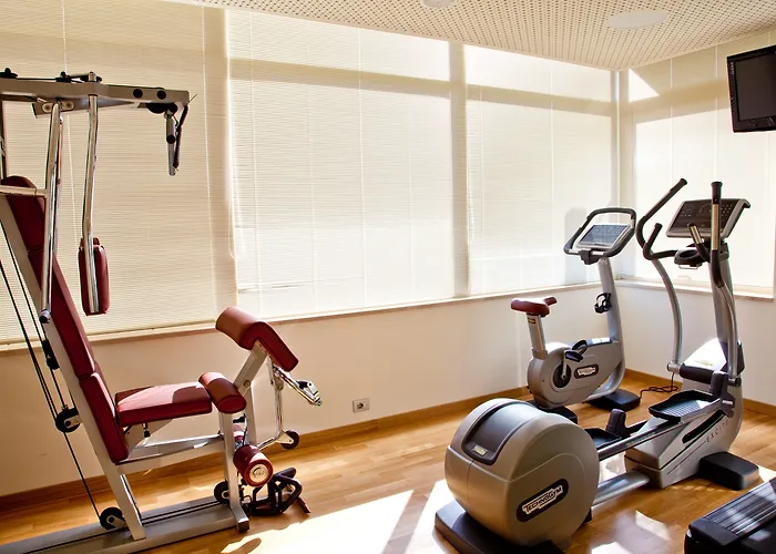 Hotell Breaking Business 4*