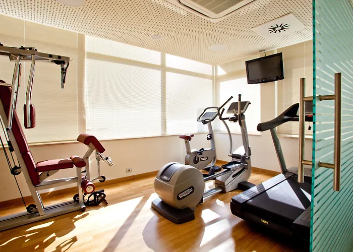 Hotell Breaking Business 4*