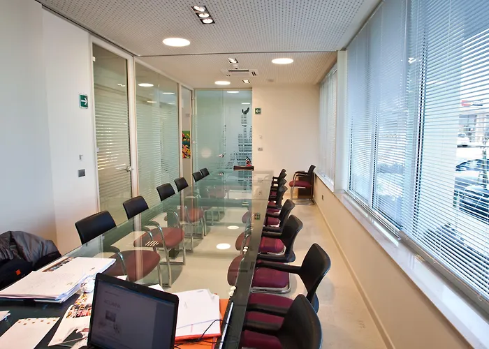 Breaking Business Hotell Mosciano SantʼAngelo