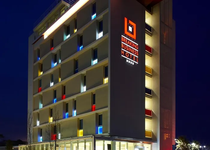 Hotell Breaking Business Mosciano SantʼAngelo