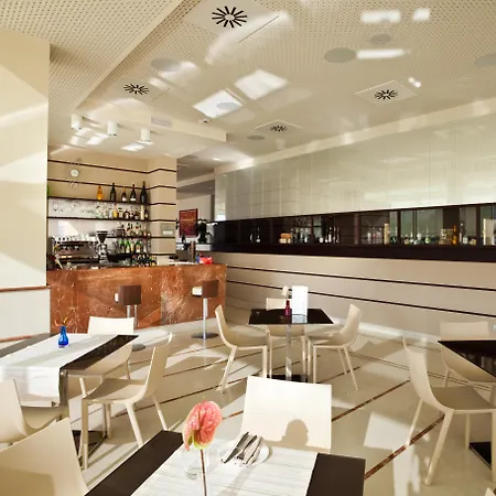 冲刺商务酒店 4*