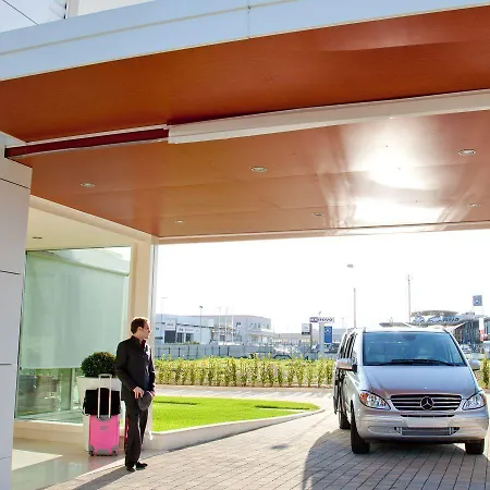 Breaking Business מלון Mosciano SantʼAngelo