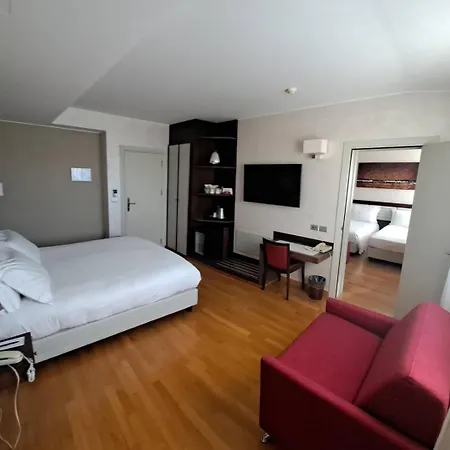 Breaking Business 4* Mosciano SantʼAngelo