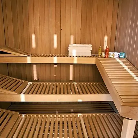 Breaking Business Hotel 4*