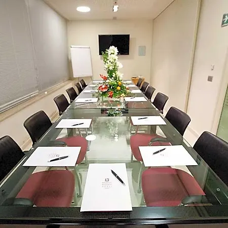 Hotel Breaking Business 4*