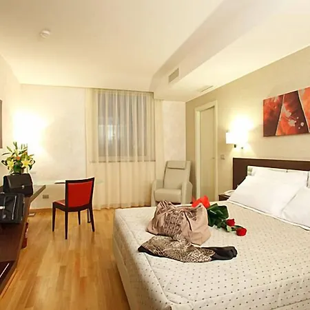 Breaking Business Hotel Mosciano SantʼAngelo