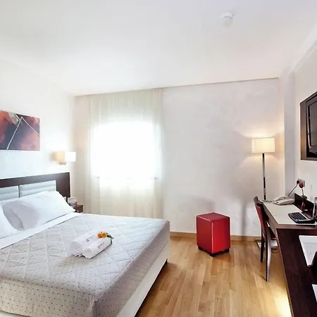 Hotel Breaking Business 4*