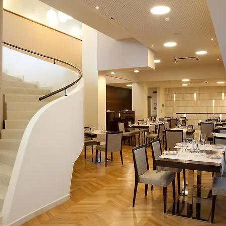 Breaking Business Hotel 4*