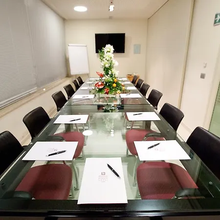 Breaking Business מלון Mosciano SantʼAngelo