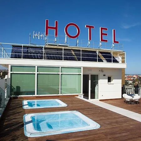 Hotell Breaking Business Mosciano SantʼAngelo