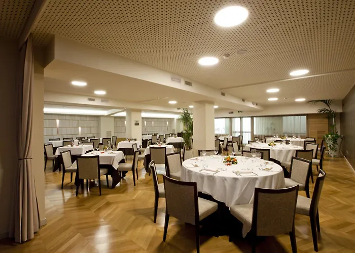 Hotel Breaking Business 4*