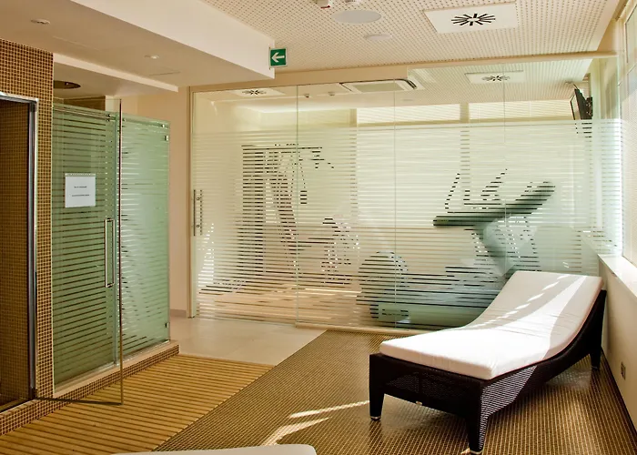 Hotel Breaking Business Mosciano SantʼAngelo