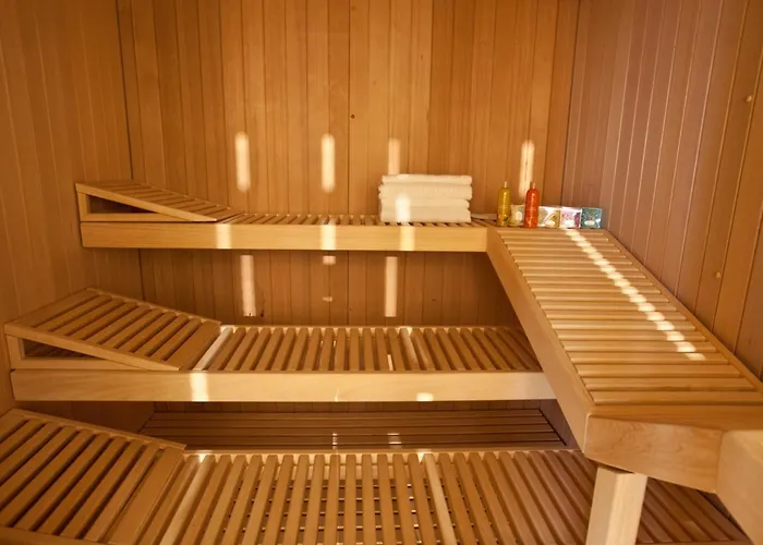 Hotel Breaking Business Mosciano SantʼAngelo