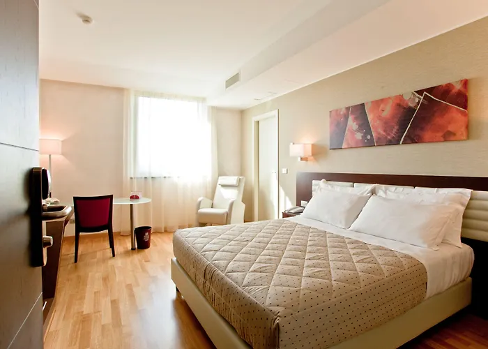 Breaking Business Hotel Mosciano SantʼAngelo