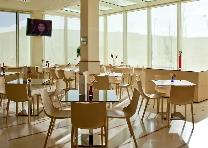 Hotel Breaking Business Mosciano SantʼAngelo