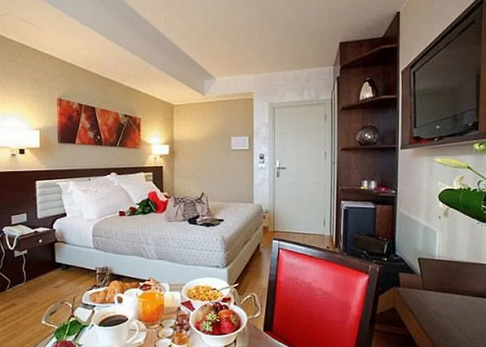 Hotel Breaking Business Mosciano SantʼAngelo