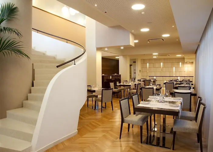 Breaking Business Hotel 4*